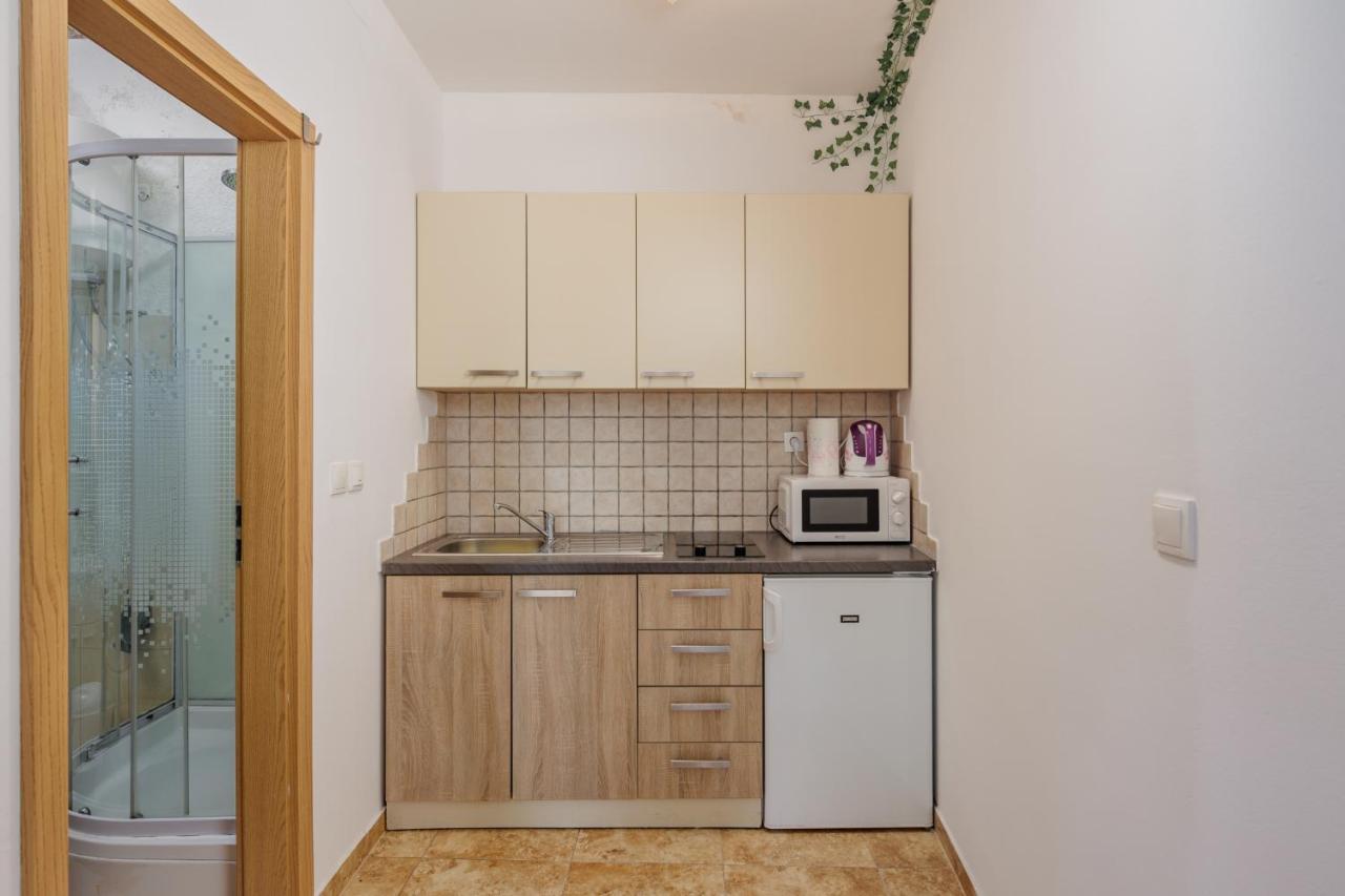 Apartments Tommi 德拉马利 外观 照片