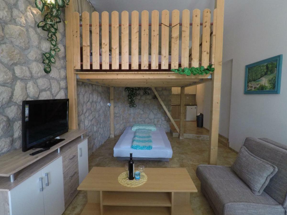 Apartments Tommi 德拉马利 外观 照片
